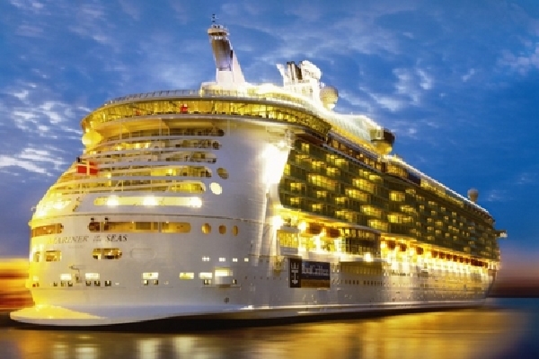 又有尾单！国内最大邮轮跌至“1”字头出国一趟包吃包住